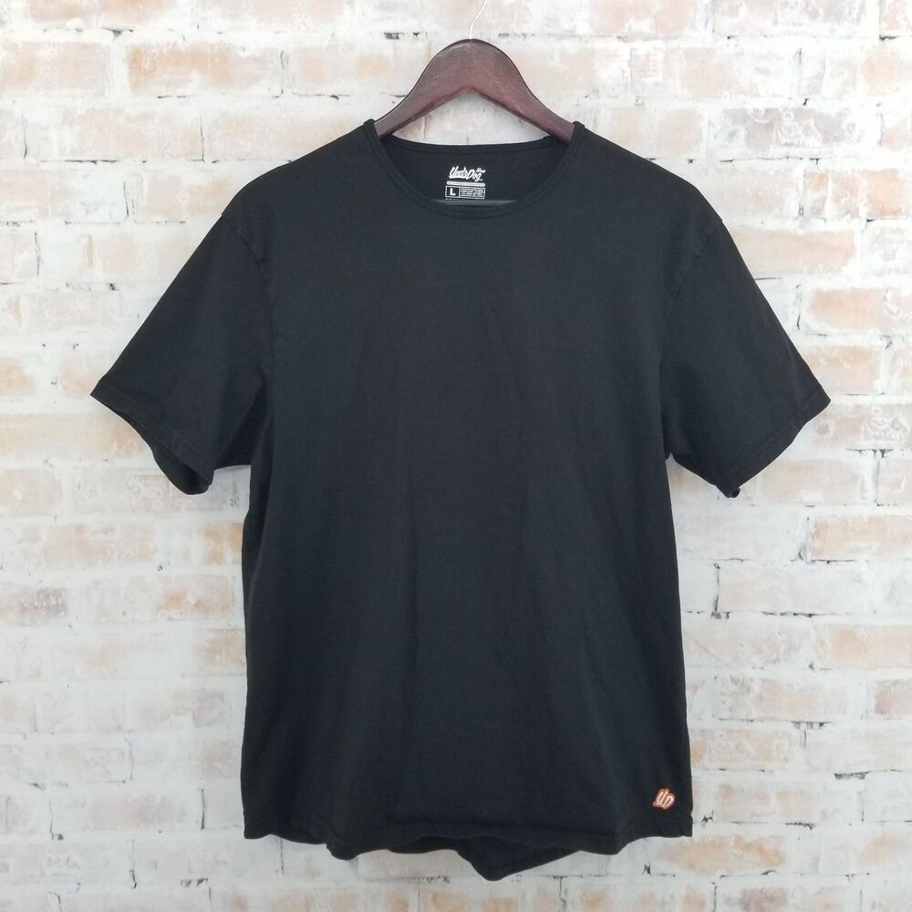 UndrDog Hemp Men's Black T-Shirt Large Earth's Revenge on Microplastic *Pin Hole